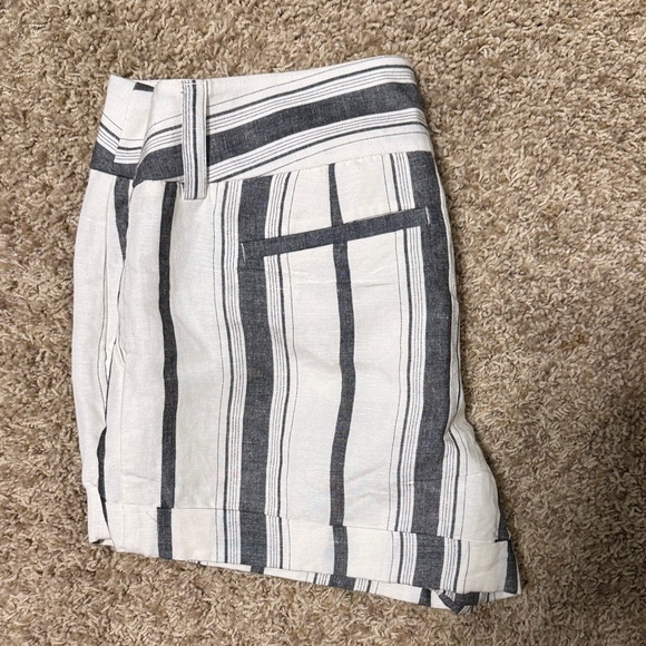 Express Women's Black and White Striped Shorts - Picture 2 of 6